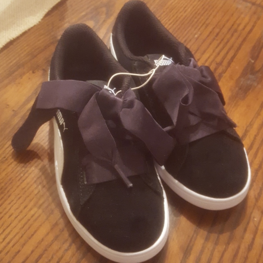Never worn! New! Puma suede sneakers